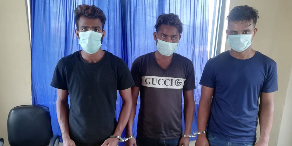 ३ जना पेस्तोलसहित पक्राउ