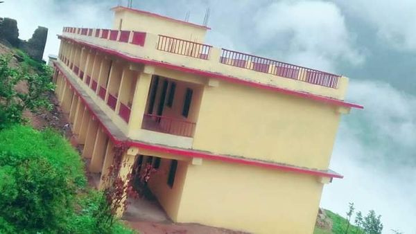 रास्कोटमा निषेधाज्ञकै बिचमा तयार भयो नमुना भवन