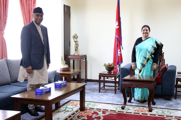 प्रधानमन्त्री देउवा र राष्ट्रपति भण्डारीको बीचमा भेटवार्ता