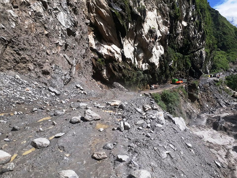 छ दिनपछि खुल्यो बेनी–जोमसोम सडक