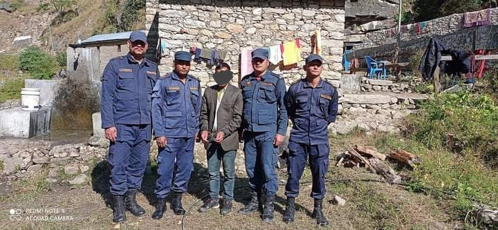 चेक किर्ते कसुरका एक जना फरार अभियुक्त ६ वर्ष पछि पक्राउ