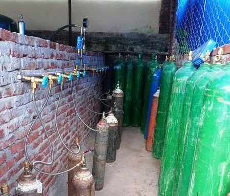 जिल्लाअस्पताल कालीकोटमा अक्सिजन सिलिन्डर भर्न सुरु