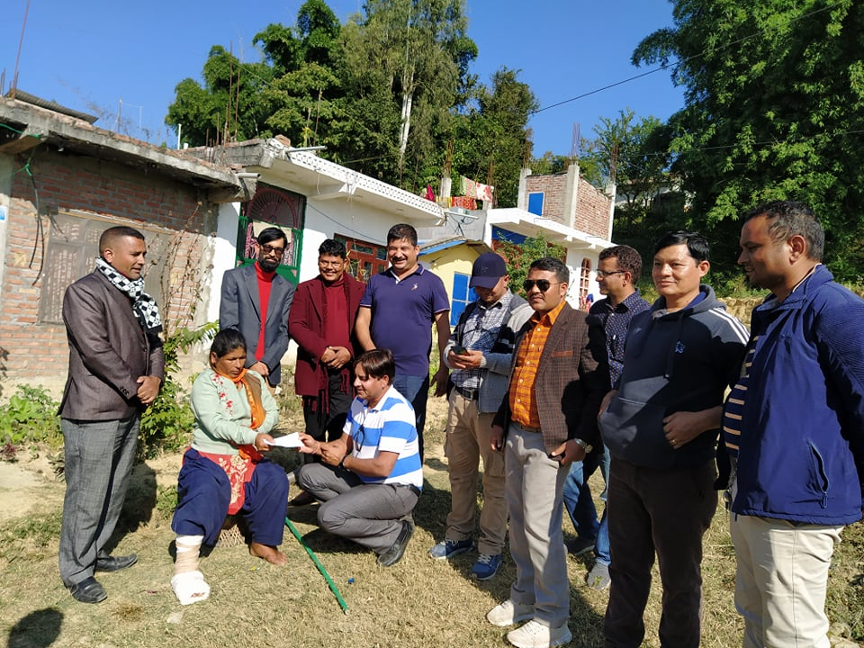 स्वर्गीय पत्रकार शर्माका परिवार नेजाको सहयोग