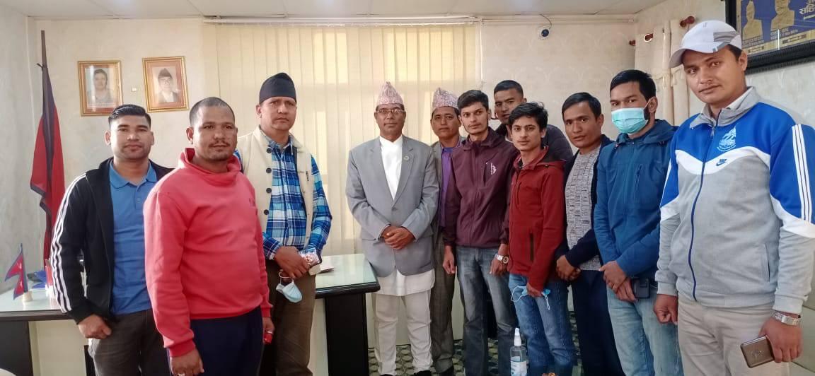 सुनथराली बिमानस्थलको काम सम्पन्न गर्न र नियमित उड़ानकोलागि मुख्यमन्त्रीलाई पत्र,