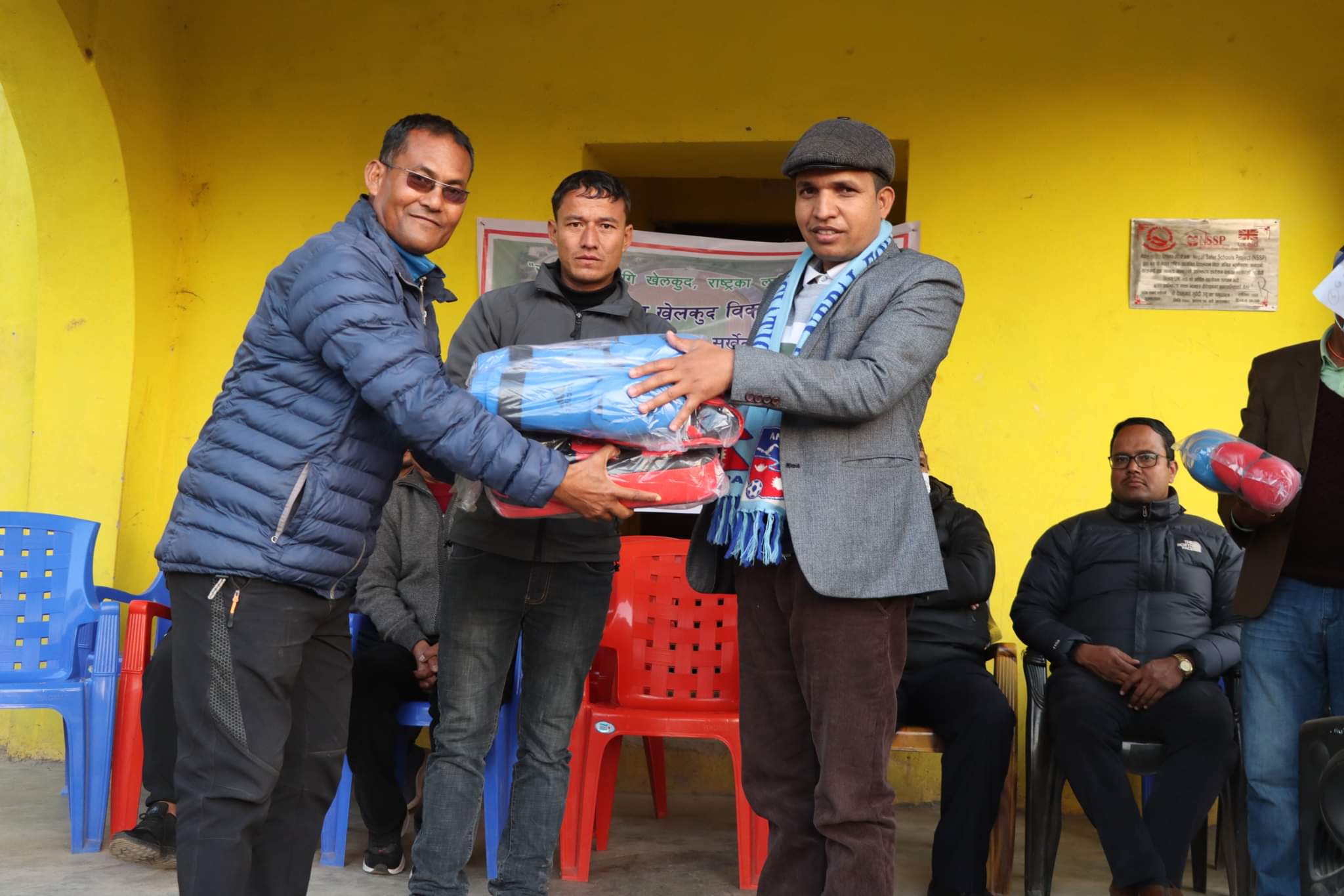 नवौँ राष्ट्रिय खेलकुद तयारीको लागी खेलकुल सामाग्री वितरण