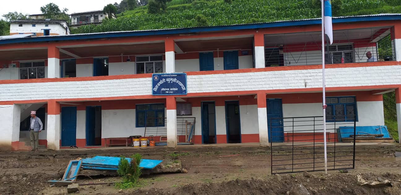 क्याम्पस प्रमुखले गरे मदिरा सेवनगरी लेखापाल माथि हातपात