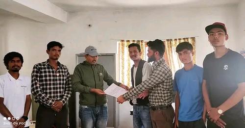 पाठ्यपुस्तक उपलब्ध गराउन माग गर्दै ध्यानाकर्षण पत्र पेश