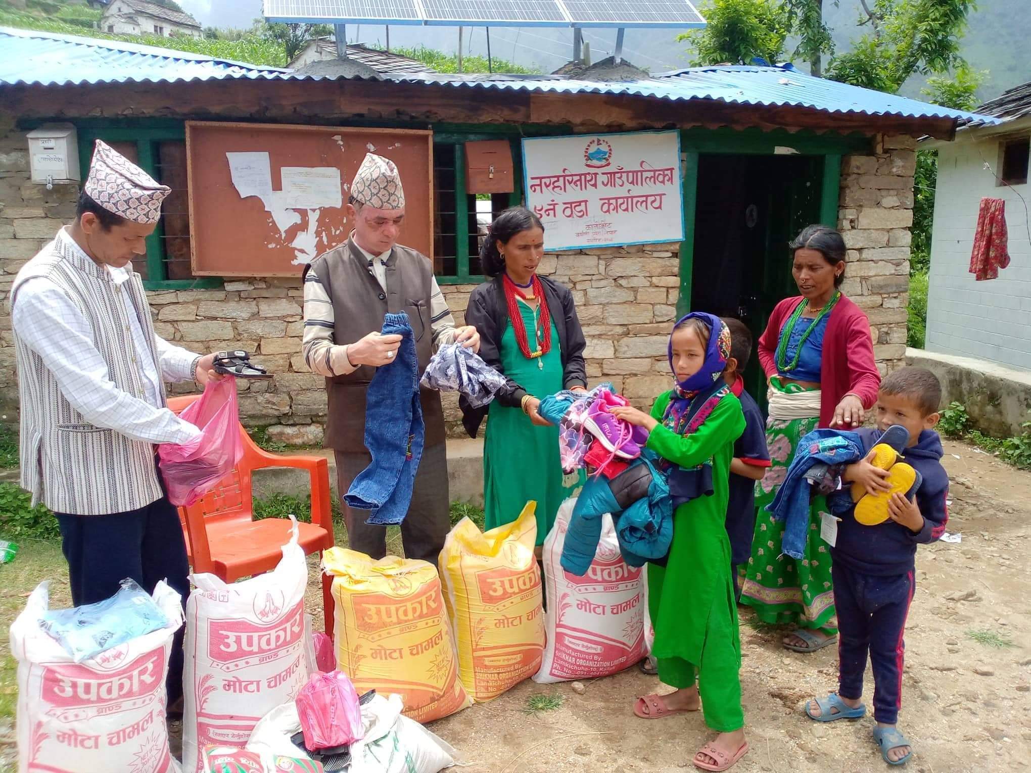 सादा नेपाल द्धारा बिपन्न परिवारलाई बाख्रा र खुद्रा सामान सहयोग