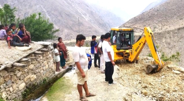 अपुरा योजना पुरा गर्दै  पुर्व अध्यक्ष: बम