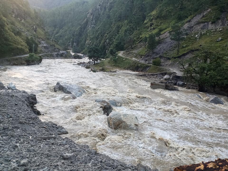 भैंसीगौडाको पक्की पुल बगायो